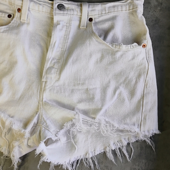 Levi's 501 Distressed Denim Shorts Womens 31 Waist White Button Fly 2" Inseam - Picture 2 of 12